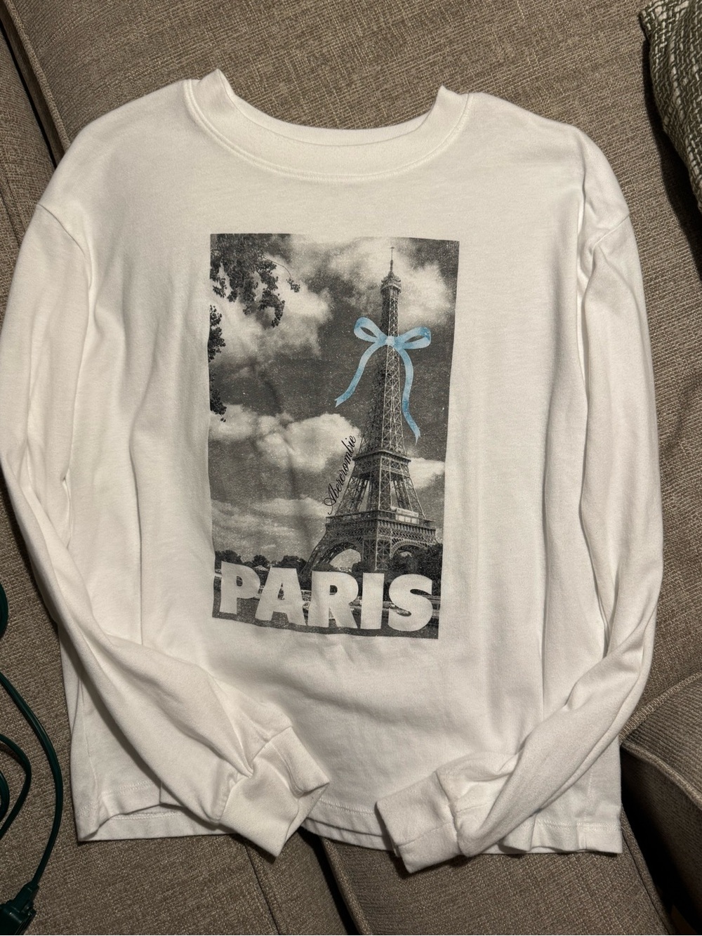Abercrombie kids 15/16 NWOT White Paris Graphic Long-Sleeve Tee for Kids